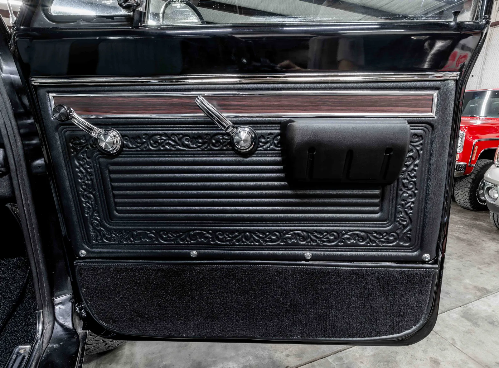 Factory Black 1970-Chevrolet-K10-Black-KE140Z129598-47.jpg
